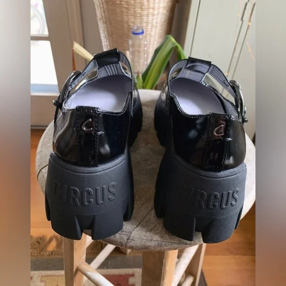 Treaded Platform Mary Janes - Picture 5 of 10